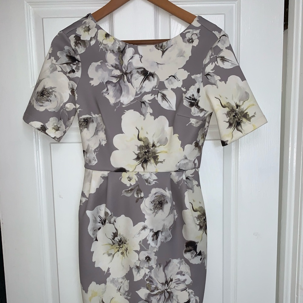 NWT gray and white floral cocktail dress 🌸